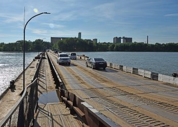 Стало известно, когда завершат работы на Понтонном мосту