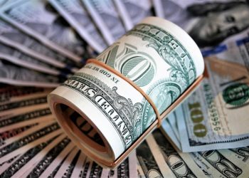 Курс тенге поднялся к доллару на бирже 6 мая в Казахстане