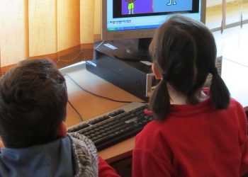 Казахстанских родителей предупреждают о деструктивных мультфильмах для детей