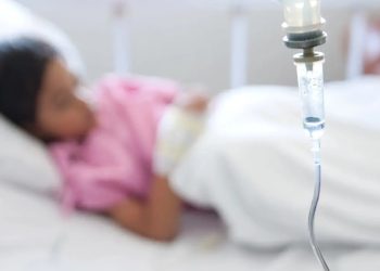 Из больницы выписали девочку, лишившуюся ног в ДТП с автобусом в Астане